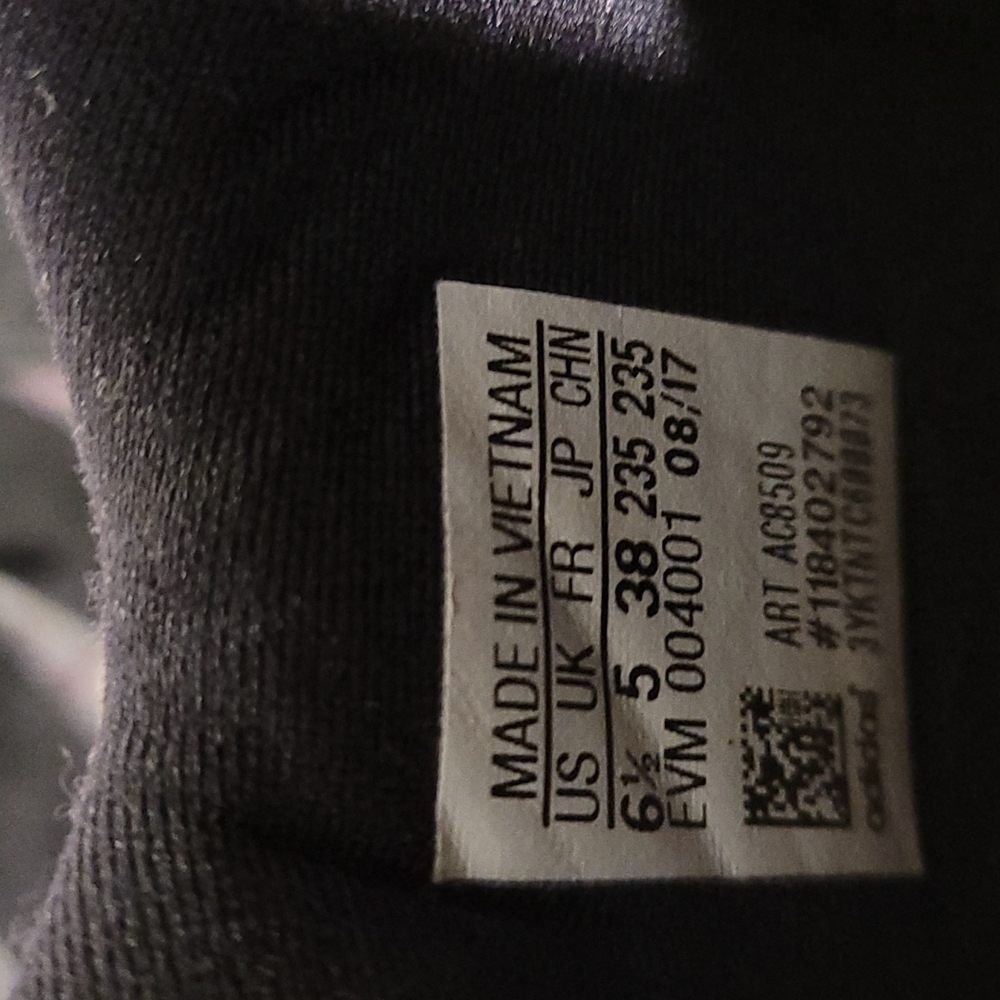 Shoes - Picture 3 of 3